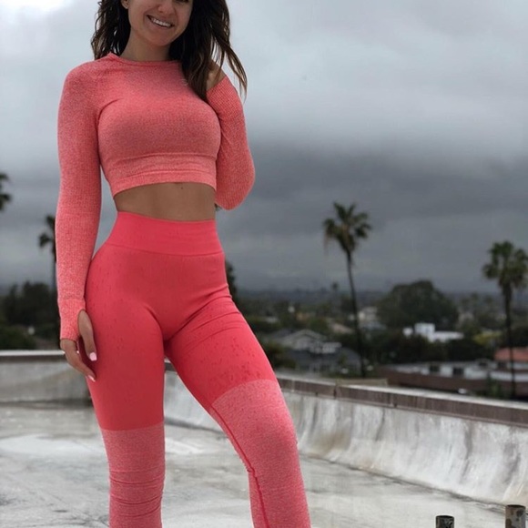 Gymshark S two toned leggings NWT, yes to trades - Picture 1 of 5